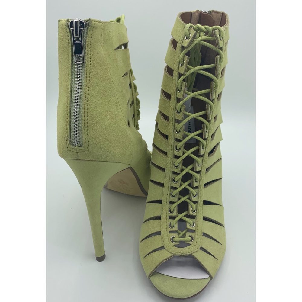 Steven Madden Women’s Cyder Dress Sandle (Olive)